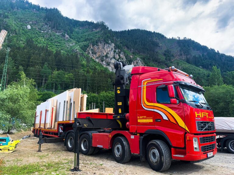 Die Baustelle und die Eröffnungsfeier unserer KFZ-Meisterwerkstatt in Döbriach.