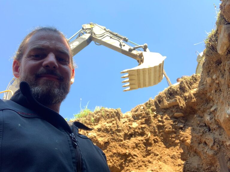 Die Baustelle und die Eröffnungsfeier unserer KFZ-Meisterwerkstatt in Döbriach.